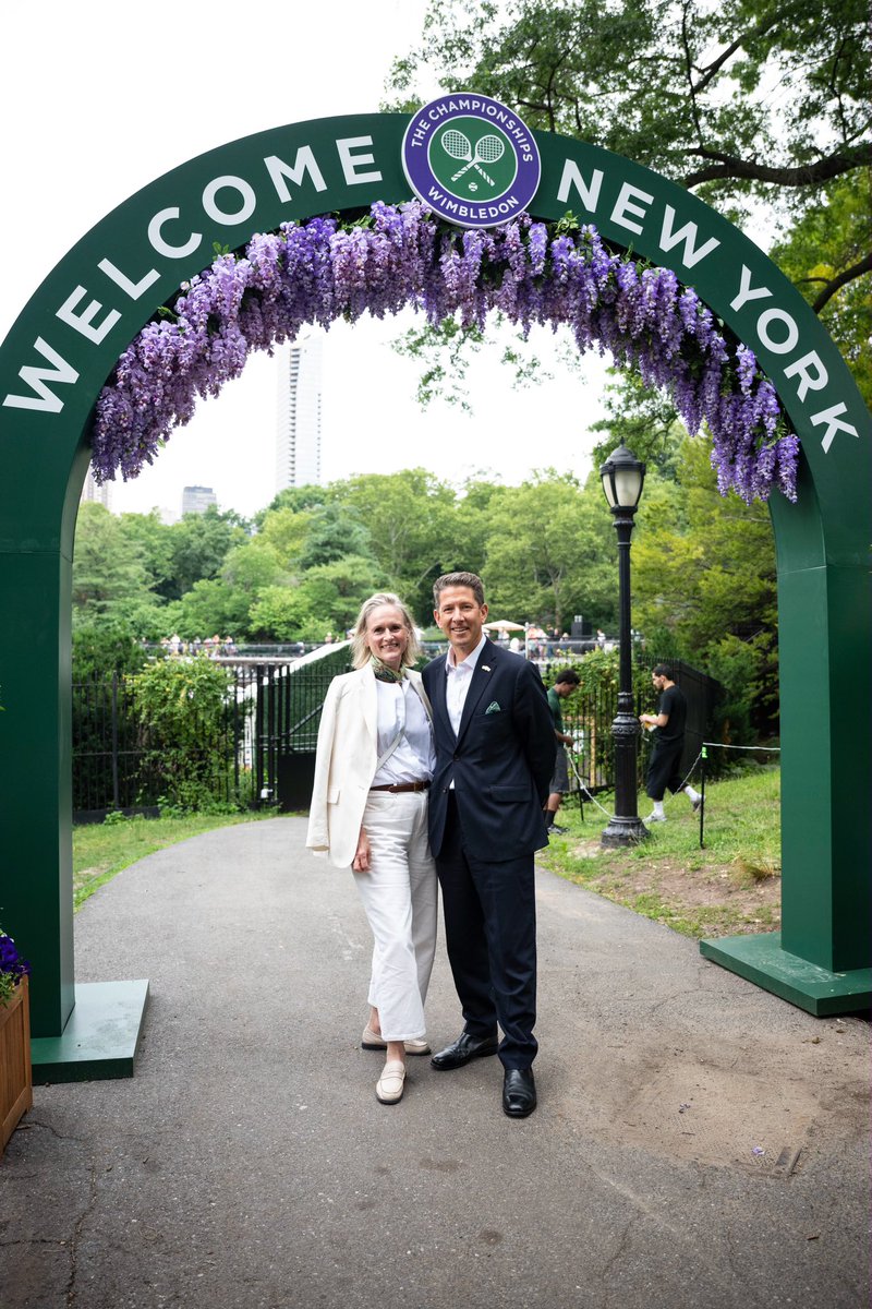 CTurnerFCDO's tweet photo. In a summer of sport, an embarrassment of riches: @Wimbledon centre court in Central Park 🎾 New York.
From tennis to football, golf to Formula 1, sport is one of the 🇬🇧’s great global assets #Wimbledon #GreaterTogether https://t.co/GA5Yd5KCIY