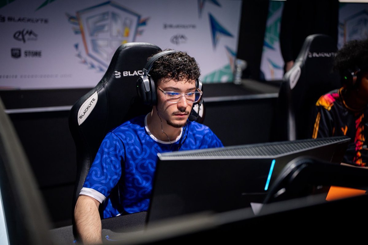 leothecrack_'s tweet photo. History made 🇫🇷

@nocifFN is the only player in Fortnite history to qualify for two Major LANs without a single Grand Finals qualification.

Our new French IGL King 👑 https://t.co/KWFIIRLRVL