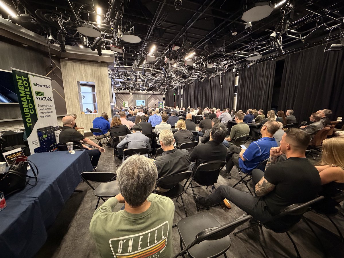 tkarn421's tweet photo. Packed house at the 2026 @PokerTDA Summit. 🎤 

Making poker better is alive and well. 🔥 https://t.co/vJElwLh1DX