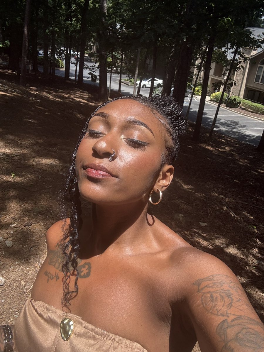 ViVenomVixen's tweet photo. Nut on my face 😜💦 https://t.co/PiUD67YNKL