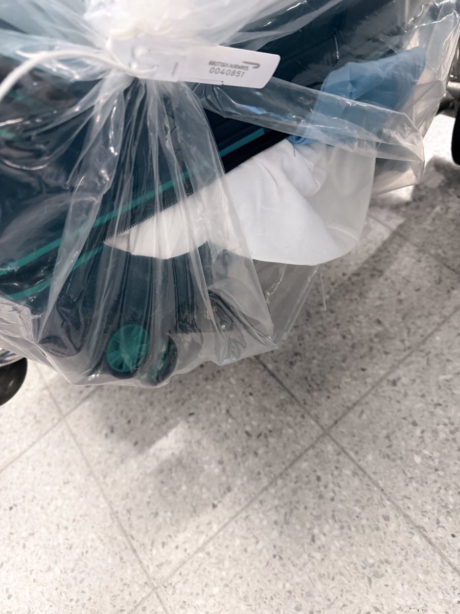 sandyvohra's tweet photo. @British_Airways @AmericanAir @americanair Sad &amp; Disappointed with the condition of my luggage I received in Chicago. The checked in baggage is opened and zip broken with clothes falling, missing items and just pathetic condition it is given to me by American Airlines. This is what you least expect from AA. https://t.co/3V3Kx8yjxK
