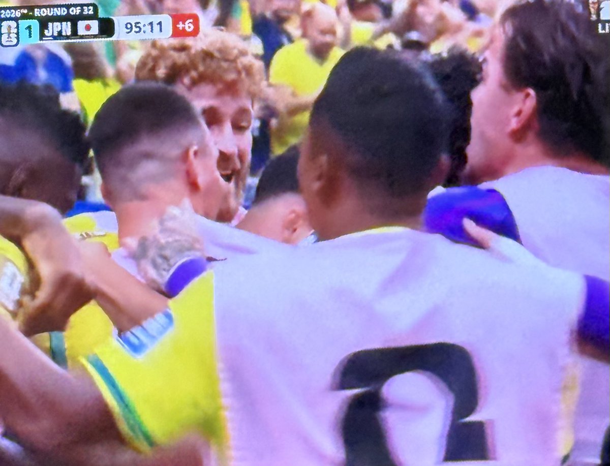 PolymarketSport's tweet photo. 🚨GOAL: Brazil score in the 95th minute to make it 2-1 

Gabriel Martinelli with a CLUTCH goal for Brazil https://t.co/IP1iVlL2aW