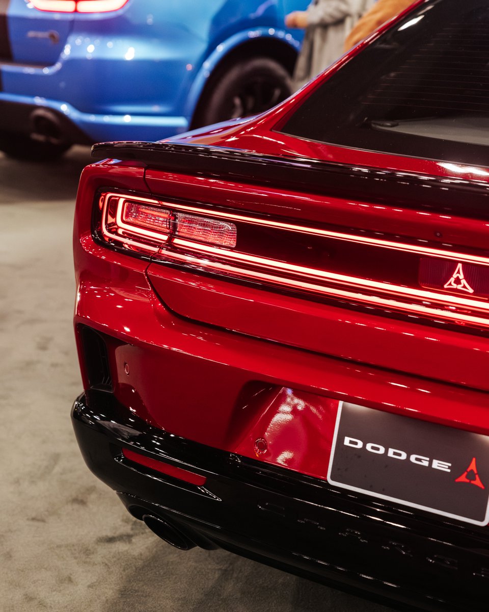 LAAutoShow's tweet photo. Pure American muscle. Can you hear the HEMI in these pictures? 

#LAAutoShow #Dodge #AmericanMuscle #V8 #MuscleCar https://t.co/aIykzmzYd2