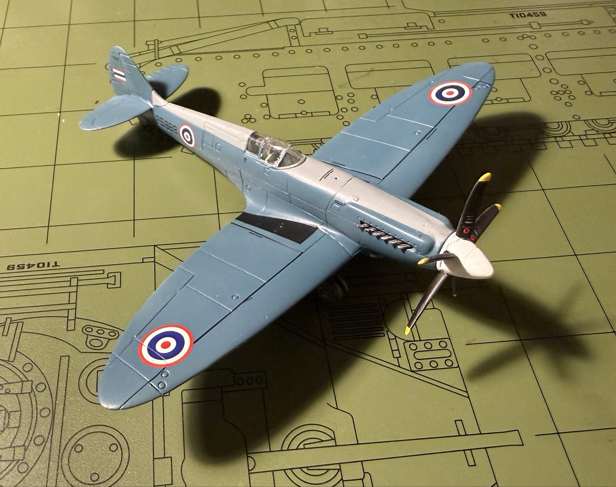 manningandrew's tweet photo. #JustforFunScaleModels #KitOff The Thai Spitfire PR.XIX is done. Next up is the same kit but finished in Silver (my first attempt) for the RAF one. π€ https://t.co/Ch4J4BKCHy