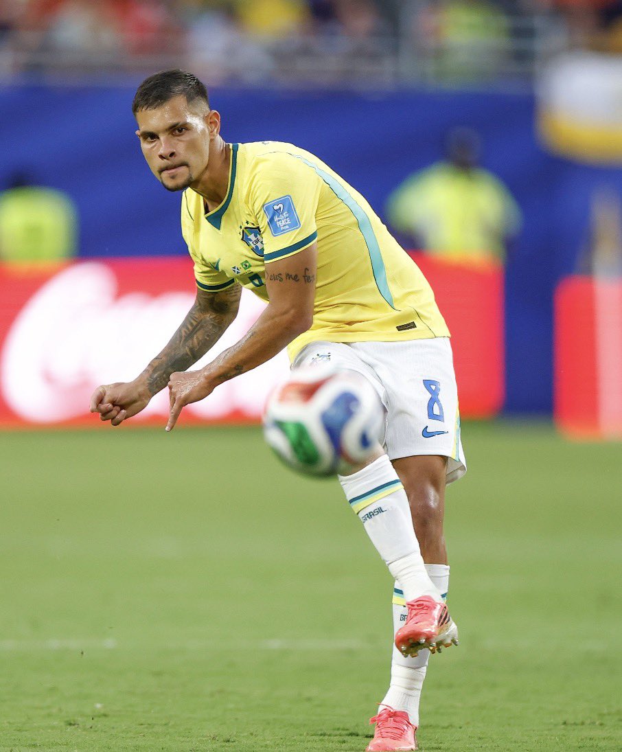 mapitangueira's tweet photo. QUATRO ASSISTÊNCIAS NA COPA

QUE NÍVEL ABSURDO, CRAQUE DEMAIE

SOU BRUNO GUIMARAES ATE O CORACAO DIZER CHEGA https://t.co/dVWcYulZbB