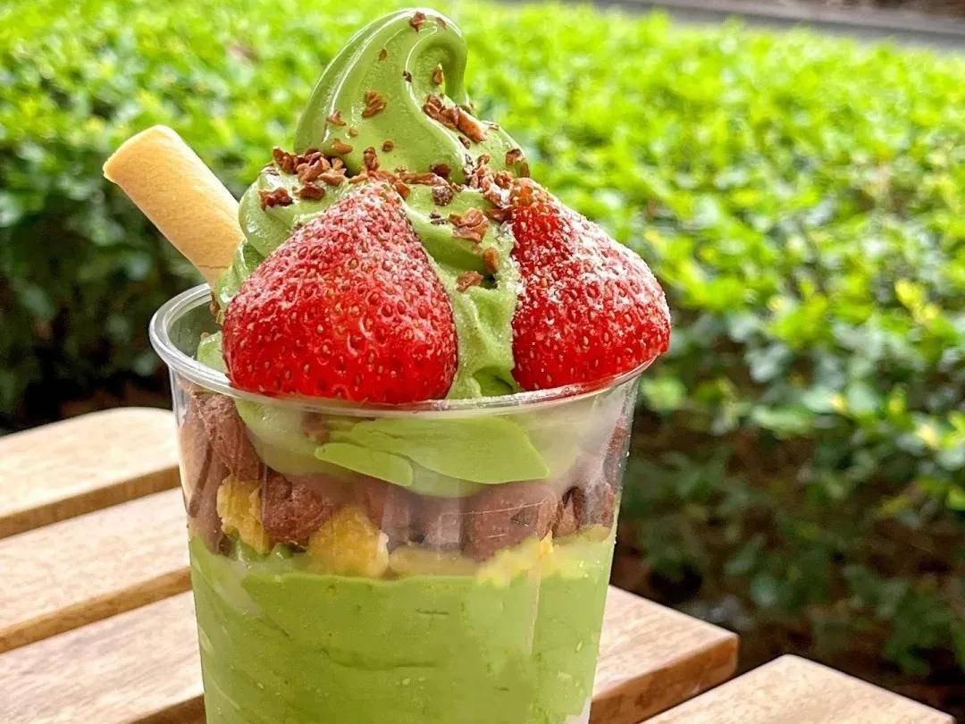 jbsaccounting's tweet photo. Just discovered the hidden gem of matcha mochi pancakes in downtown! Fluffy, oozing red bean filling + crispy edges = pure bliss. Will be back for seconds tomorrow https://t.co/DlAXQ8erDy