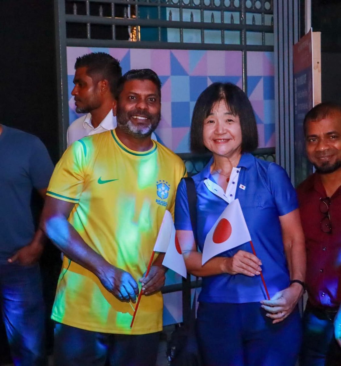 Zarra_zeday_zaa's tweet photo. 📍YouthHub

The Ambassador of Japan and the Minister of Youth, Sports, and Fitness watches the FIFA World Cup match between Japan 🇯🇵 and Brazil 🇧🇷 ⚽️👇

#FIFAWorldCup2026 #Brazil #Japan https://t.co/SFYMJ7da85