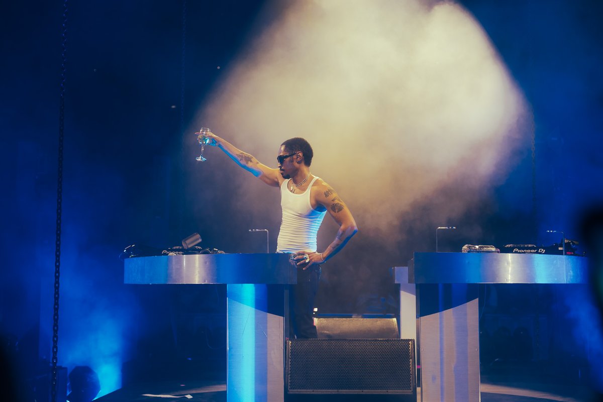 NoctisMag tweet picture