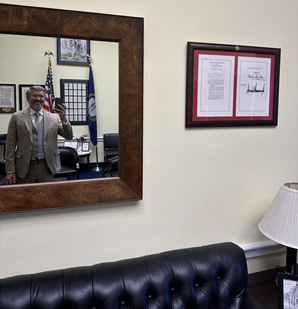 DyingKingLancer's tweet photo. @RepThomasMassie "I'll still win, but if I lose, it was worth it." @RepThomasMassie
#MassieAF
#Massie2028
#48in28
#MassieRevolution 🇺🇸 https://t.co/UZxS48bk9i