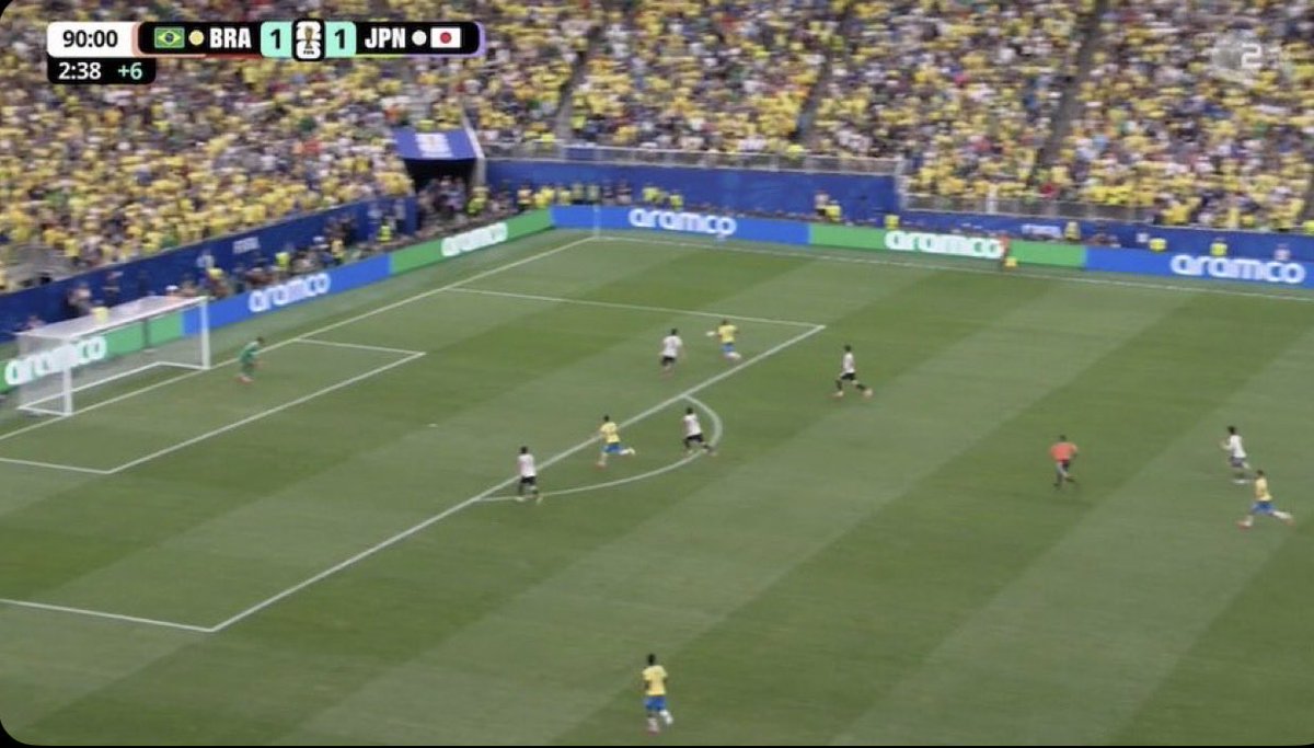 90_Report's tweet photo. 📸 - MARTINELLI GOT ANGRY WITH ENDRICK AFTER HE DIDN'T  PASS THE BALL HERE!#brazil #japan #worldcup26
#neymar https://t.co/W7dBDseS2h