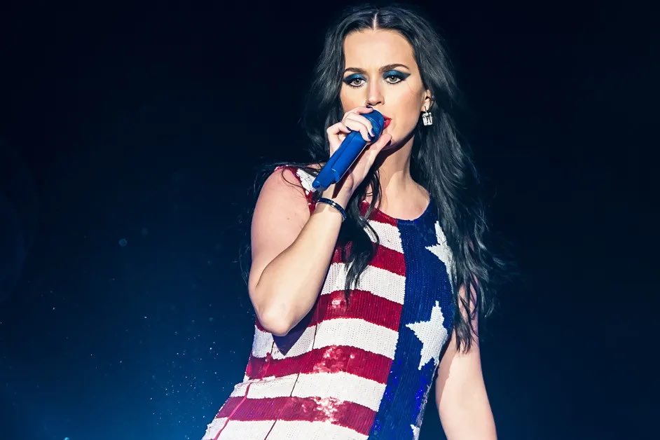tudokatysite's tweet photo. Katy Perry recusou o convite para se apresentar nas celebrações do America250 em Bruxelas, e sua ausência teria provocado um surto de Bill White, indicado de Donald Trump para embaixador dos Estados Unidos na Bélgica, durante o evento. https://t.co/fFmM605DLv