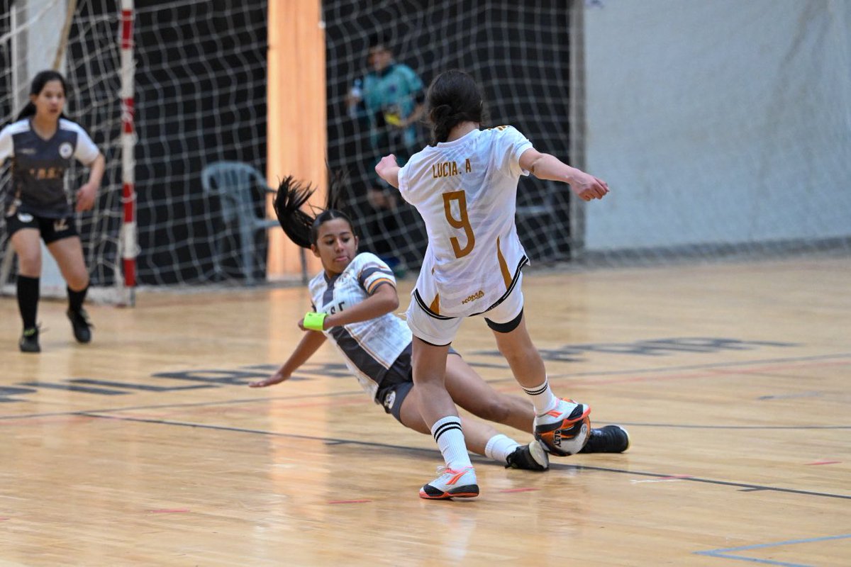 sndpy's tweet photo. #JEEN2026🧢 • La perla del sur recibe a atletas escolares de Ñeembucú💪🏽

Equipos de handball, básquetbol, vóley y futsal, de más de 50 instituciones educativas, se reunen en la Ciudad de Pilar, buscando su clasificación a la Fase Regional🤩🙌🏽

#ElDeporteNosUne🤝🏽 https://t.co/lHieR65P0W