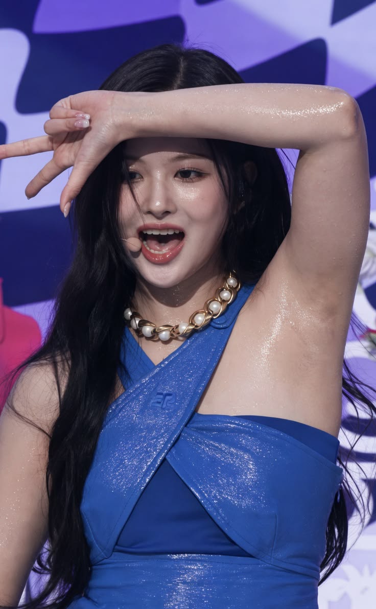 BlackedKPoper's tweet photo. Sullyooon Armpit 👅 https://t.co/MouTSOq9it