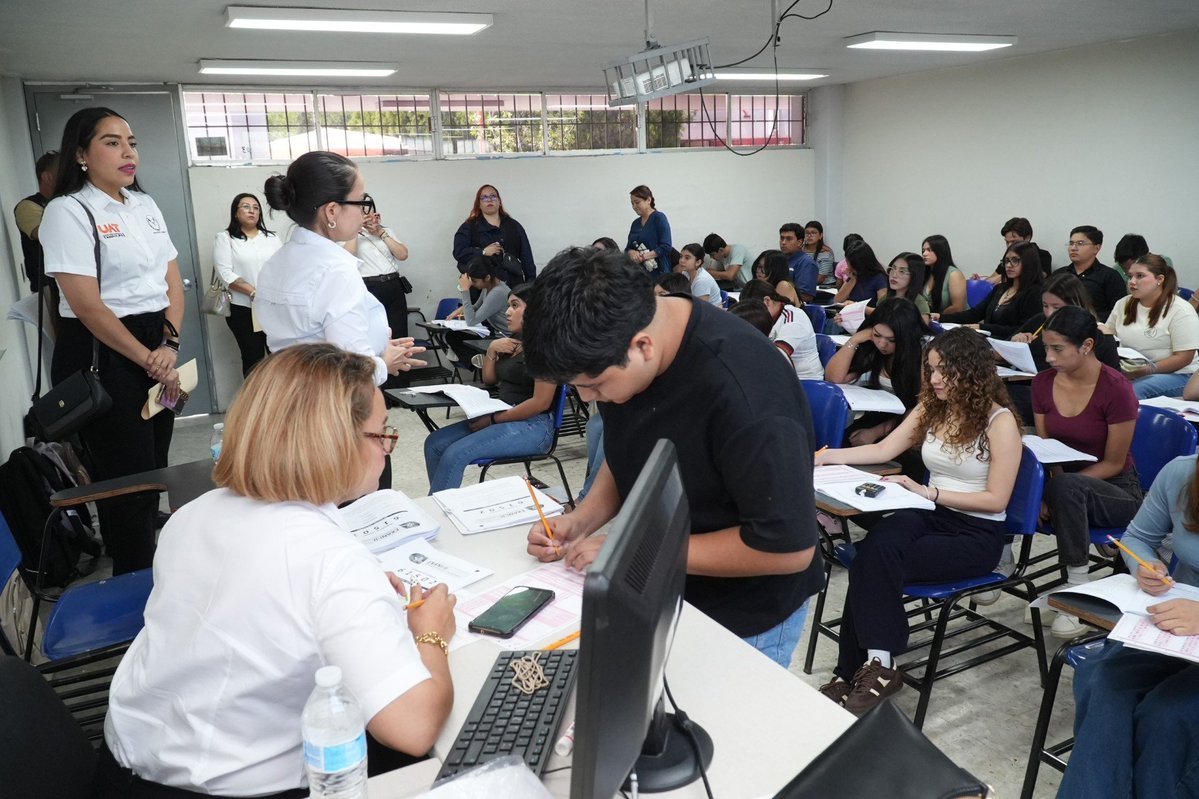 UAT_mx's tweet photo. Se aplicó el examen EXANI-II del Centro Nacional de Evaluación para la Educación Superior (CENEVAL), a los aspirantes a ingresar a los programas de licenciatura que oferta esta casa de estudios en el estado. https://t.co/mEoyrLFA3G