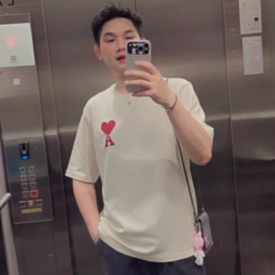 kingronnayuth's tweet photo. #NewProfilePic https://t.co/fyNnyXjyAG