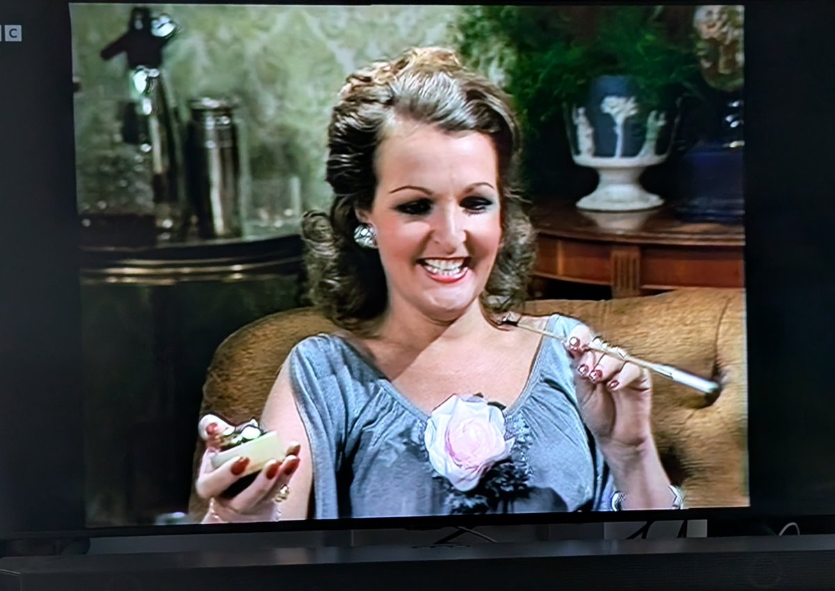MorrisBrightMBE's tweet photo. Just watched an episode of The Good Life on BBC2 shown as in tribute to Dame Penelope Keith. I laughed and shed a tear too. What an amazing cast, a wonderful script, the show is still funny. What a legacy of joy we've been left. Bless you Margo Leadbetter. Thank you Penny Keith. https://t.co/MWB1QKvi4o