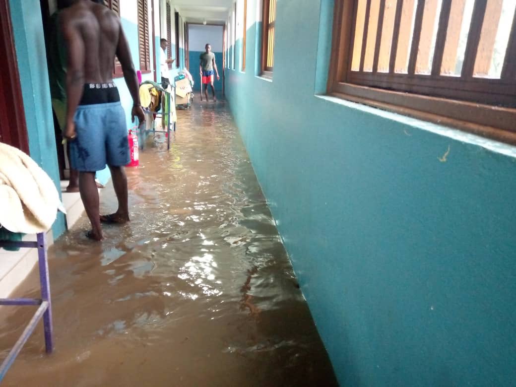RichAgbelengor's tweet photo. This was Mensah Sarbah Hall in 2021 when it was flooded. Five years later, we're still grappling with the same challenge. Sigh! https://t.co/KpG4MJihhh