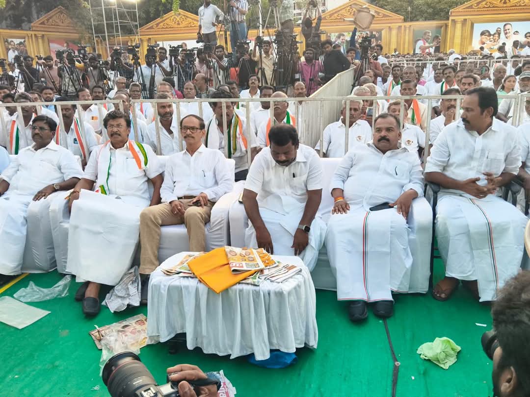 RajeshKumarSMLA's tweet photo. தமிழ்நாடு காங்கிரஸ் கமிட்டி புதிய தலைவராக அன்பு அண்ணன் திரு Manickam Tagore MP அவர்கள் பொறுப்பேற்கும் விழாவில் கலந்து கொண்ட போது.

சத்தியமூர்த்தி பவன் | சென்னை https://t.co/rpDXxc8yLJ