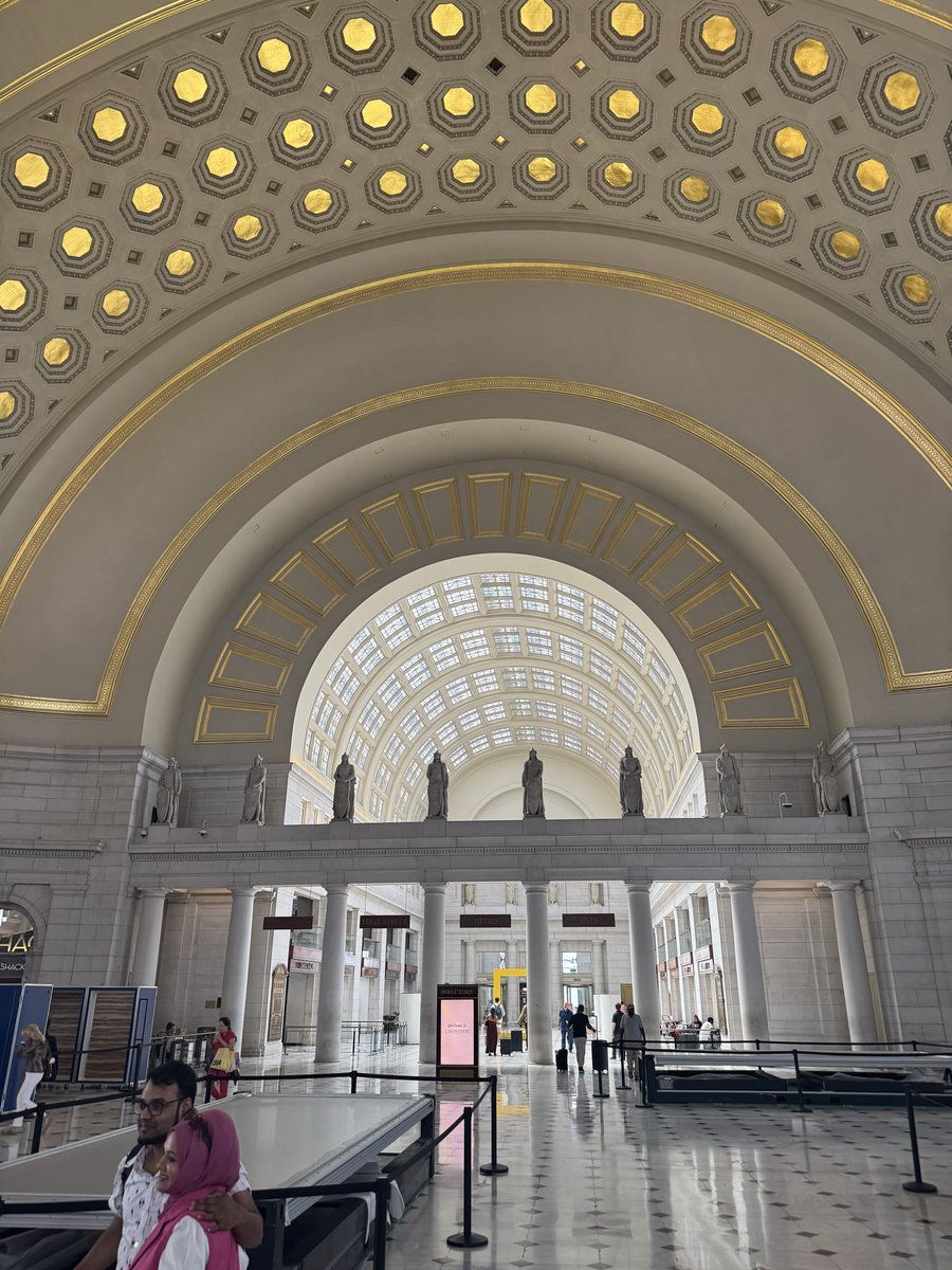 alexmcclung's tweet photo. Have been in DC 11 years but am still in awe when I get off Amtrak and walk through Union Station’s main hall https://t.co/epw8IknTtX