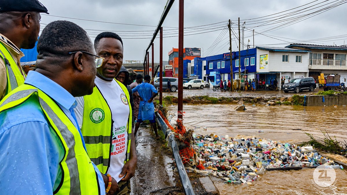 ZoomlionLtd's tweet photo. Insights from the tour will inform immediate drain-clearing interventions and strengthen ongoing flood prevention efforts across the city.

#ZoomlionGhana #FloodPrevention https://t.co/2cONSsqL7q