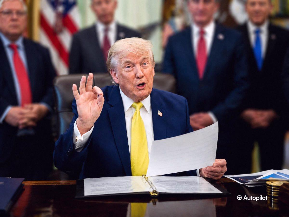 chupanmans2's tweet photo. 【速報】利益相反がなぜ問題かって話

2/10にトランプ大統領がAxonの株を最大500万ドル分購入
その14日後、ICEが1万7800台のテイザー契約を発表、総額2億2000万ドル
契約書にAxonの名前はないけど、仕様が合致するのはAxon TASER 10だけ
ちなみに、Axonは国内のテイザーの9割を製造してる
一方 https://t.co/Yd0Atjtd1p