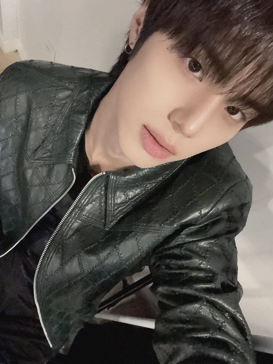 82Major_Fr_Fan's tweet photo. ˚⋆｡°✩ X - 290626✩°｡⋆˚⁺

#SEONGBIN 

C'était incroyable cette fois encore !

#82MAJOR #82메이저 #황성빈 #HWANGSEONGBIN
@82Message
· · ────── ·· ────── · ·
~🧶 https://t.co/kUPzRHXwFa