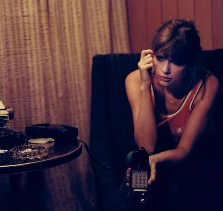 _sweetnwheleer's tweet photo. you seem pretty sad for a girl so in love https://t.co/EBLWd4GVNp
