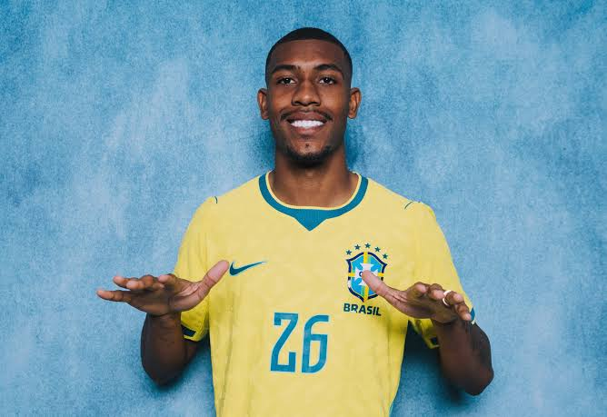plantaovascain0's tweet photo. Temos que falar, o Ancelotti foi bem nas mudanças no segundo tempo, principalmente por ter deixado o Rayan novamente aberto na ponta direita.

ÓTIMO segundo tempo do mlk boa noite 🇧🇷 https://t.co/CWe4zLxQqd
