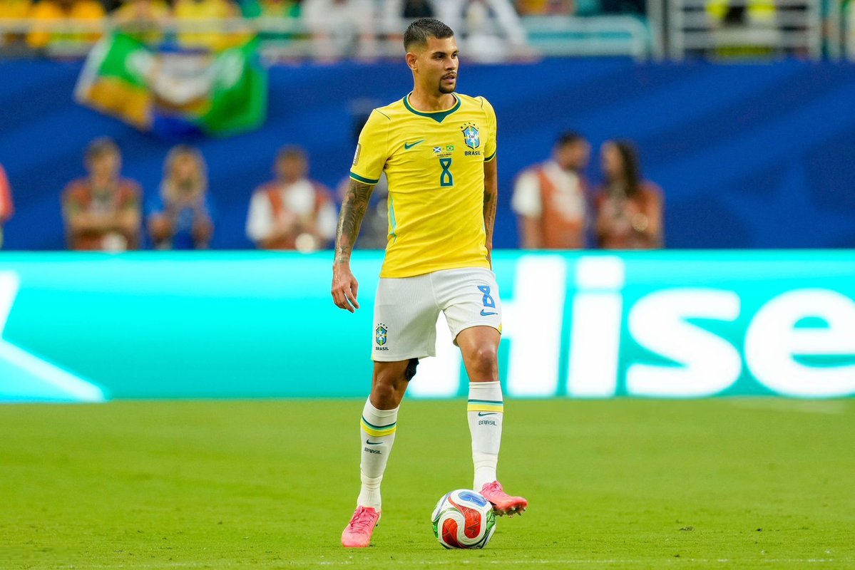 StatmanDave's tweet photo. Bruno Guimarães’ game by numbers vs. Japan:

100% duels won 
92% pass accuracy 
69 touches 
19 carries 
4 passes into the final third 
4 defensive contributions 
4 chances created 
3 progressive carries 
1 assist 

Outstanding. 💥 https://t.co/SNW6cj2uON