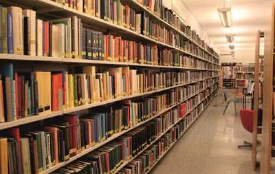 DeterminedNeo's tweet photo. Time to sort the books.

https://t.co/buNIt8RHkh https://t.co/vimqTYB2P1