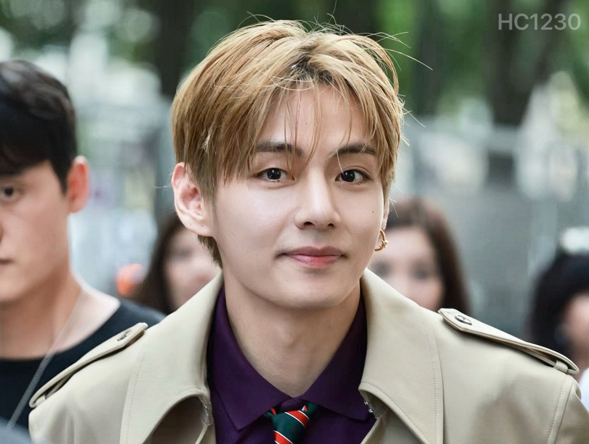 HC1230v's tweet photo. 20260629
V FOR CELINE FASHION SHOW 
TAEHYUNG TAEHYUNG 
#TAEHYUNGxCELINE #CELINESS27
#VxCelineSS27 @celineofficial https://t.co/J7ZFsK97Dd