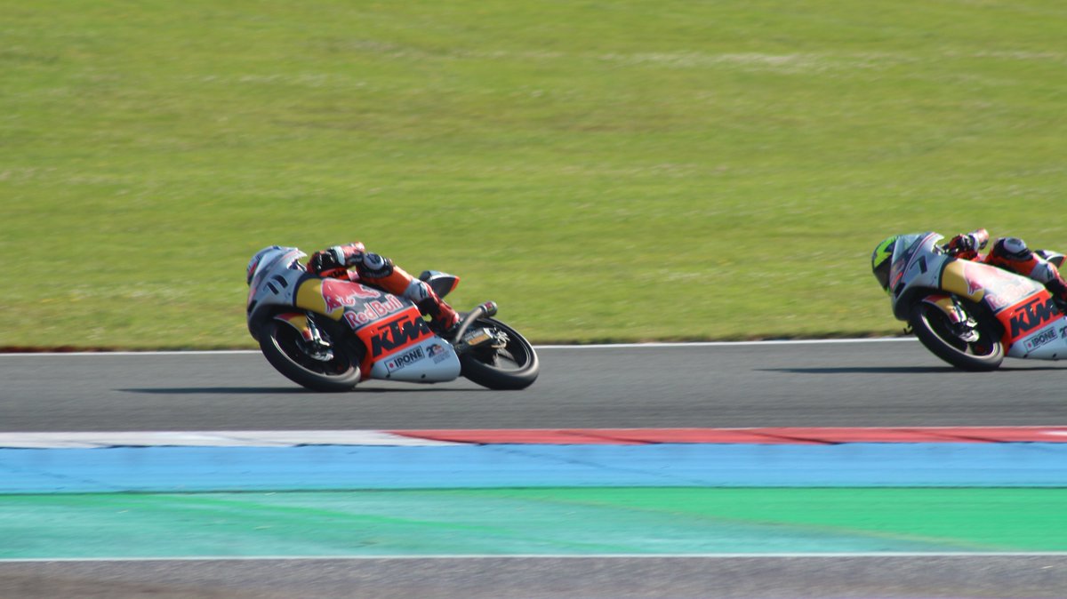 penning_eric's tweet photo. Red Bull Rookies Cup #DutchGP #MotoGP #RoadToMotoGP #TTAssen #Moto2 #Moto3 #BaggerWorldCup #RedBullMotoGPRookiesCup  #TTCircuit https://t.co/XDCWFOT1dZ