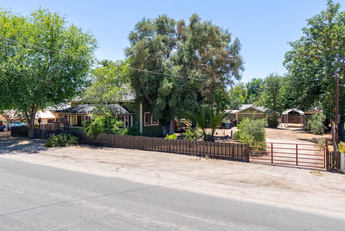 MerrillRE's tweet photo. ❗️🏠 𝗡𝗘𝗪 𝗟𝗜𝗦𝗧𝗜𝗡𝗚 𝗔𝗟𝗘𝗥𝗧 🏠❗️

𝟭𝟱𝟱 𝗡 𝟮𝗻𝗱 𝗦𝘁𝗿𝗲𝗲𝘁, 𝗦𝗵𝗮𝗻𝗱𝗼𝗻

$512,000 | 3 BR | 1 BA | 1,934 +/- sqft.⁣
⁣
✅ 14,000 +/- Sqft. Lot

https://t.co/GXji4dyQYF
⁣
Cassandra &amp; Shonda Merrill REALTOR®⁣ CA DRE# 01333095⁣ &amp; 01890742 https://t.co/GIghf5WjFD