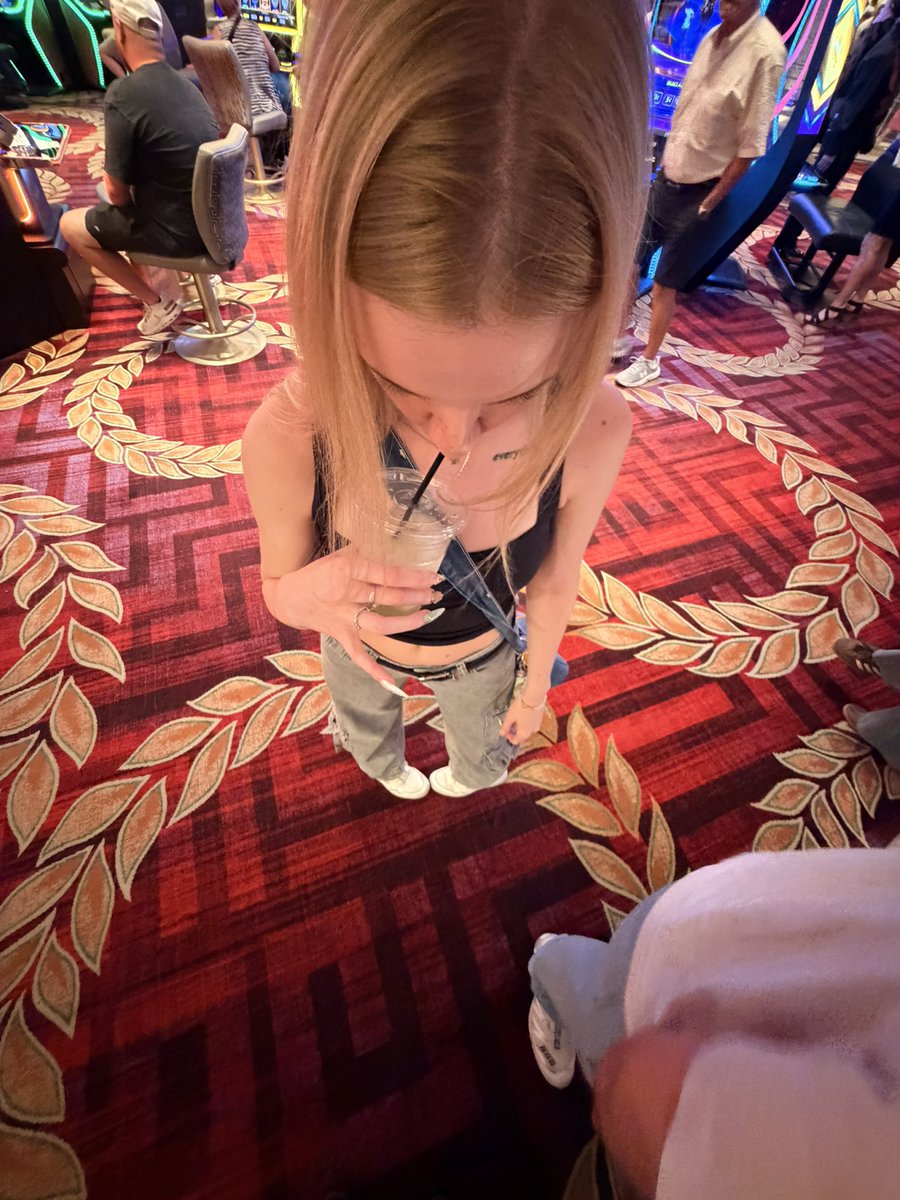 lushliah's tweet photo. evo 2026 ! 🎰🌴😚 https://t.co/WMn97Orvq6