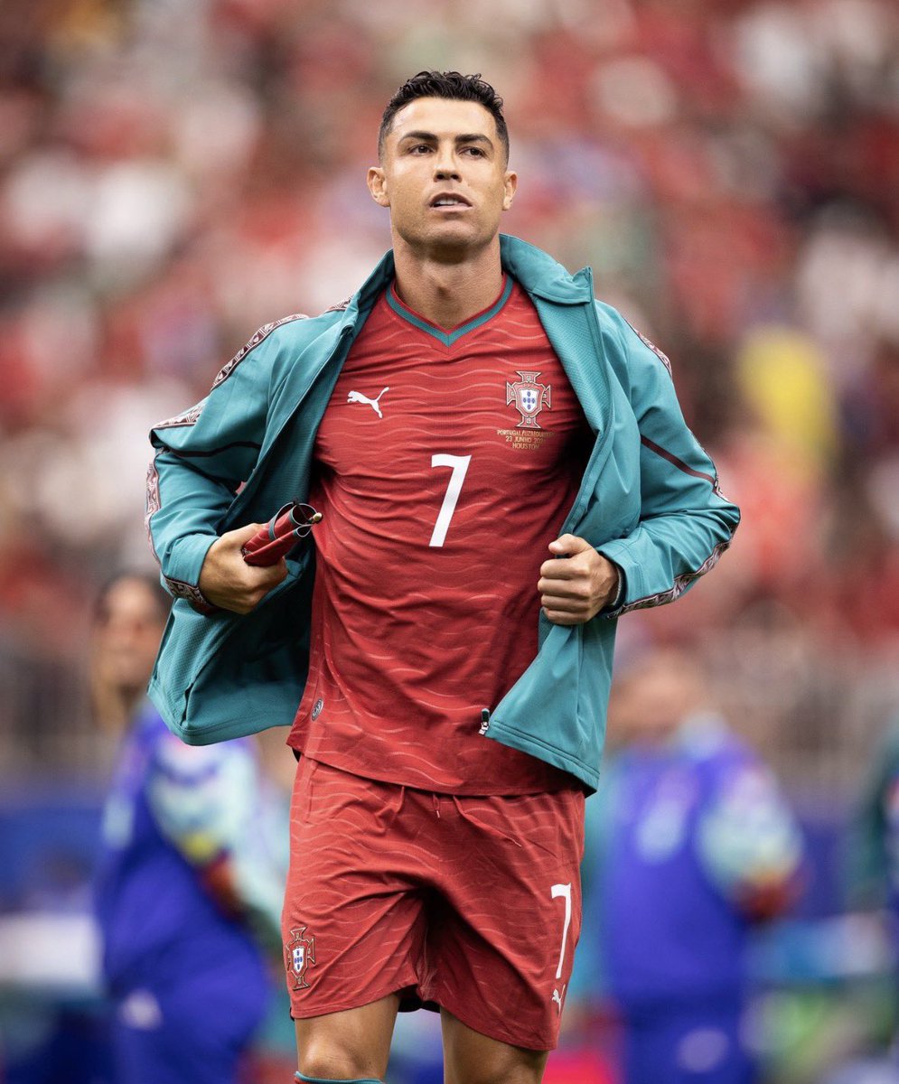 TouchmineX's tweet photo. 🚨🗣️ Gabriel Martinelli:

“My idol? Cristiano Ronaldo” 🇧🇷🇵🇹 https://t.co/oZsZB6GDoS