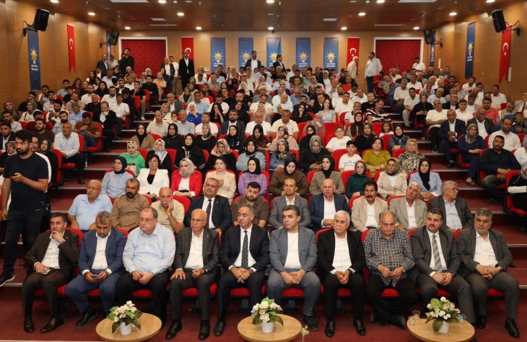 Akpartihalfeti1's tweet photo. İl Danışma Meclisi Toplantımıza katılım sağladık.

İl Başkanımız Sayın Mehmet İlhami Günbegi ve Şanlıurfa Milletvekilimiz Prof. Dr. Abdürrahim Dusak’ın katılımlarıyla gerçekleştirilen toplantıda teşkilat çalışmalarımızı değerlendirdik, önümüzdeki döneme ilişkin hedeflerimiz ve saha faaliyetlerimiz üzerine istişarelerde bulunduk.

Birlik ve beraberlik içerisinde, Şanlıurfa’mız ve Halfeti’miz için çalışmaya devam ediyoruz.

#Halfeti #AKParti #Teşkilat