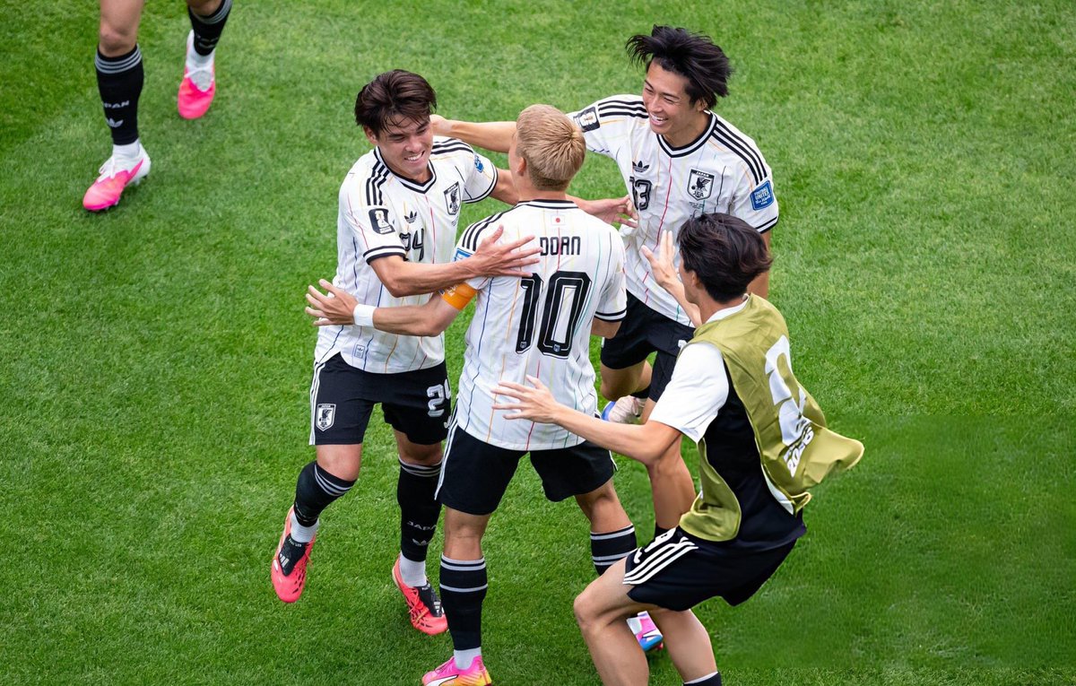FaktaSepakbola's tweet photo. Perjalanan indah Jepang di Piala Dunia 2026 harus terhenti. 🇯🇵💔

Setelah kembali membuktikan diri sebagai salah satu kekuatan baru sepak bola dunia, langkah Samurai Biru akhirnya terhenti di fase gugur.

Terima kasih untuk perjuangan dan mimpi yang kembali mereka hidupkan. 👏

#FIFAWorldCup