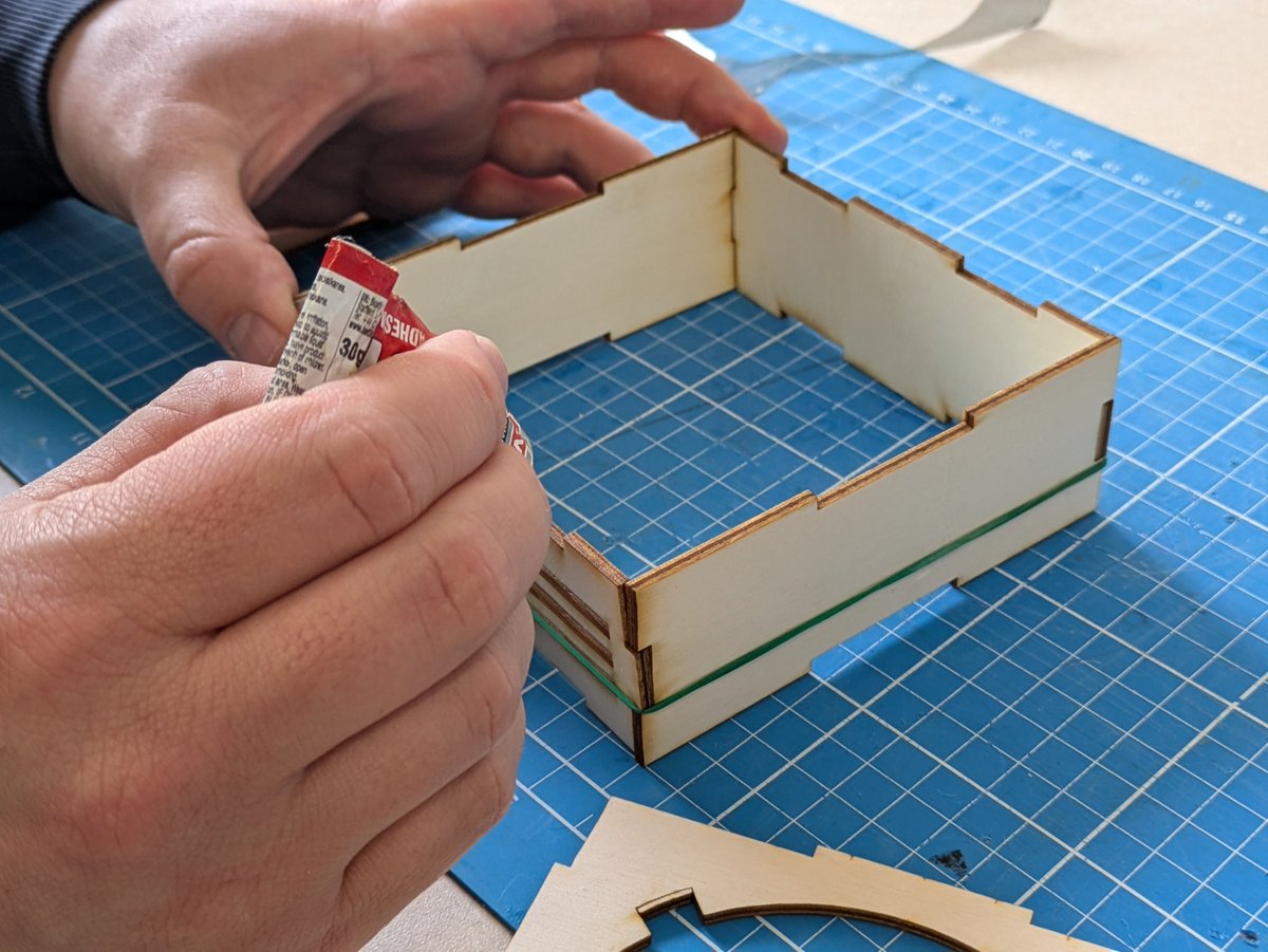 TOG_Dublin's tweet photo. Discover hidden colours in tape, plastics and other everyday materials ✨

Join us on Sun 12 July, 3:30–6pm, for Ealaín Solas at TOG. Make a polarised-light viewer to take home. No experience needed.

Led by @Jeffrey_Roe . €20 tickets:  https://t.co/RZQaSeCLP0
 #Makerspace https://t.co/bW6WYsvf3T