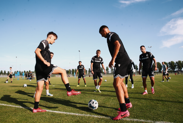 PAOK_FC's tweet photo. #TrainingReport Ζαλτμπόμελ: Ημέρα 1η. #training #Preseason #PAOK #NewEra 

🔗Διαβάστε αναλυτικά και δείτε αποκλειστικές εικόνες στο link εδώ: https://t.co/jBsqGWW5Ex https://t.co/0bcBEu9yK1