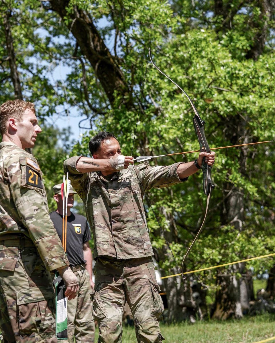 101stAASLTDIV's tweet photo. “Acknowledging the fact that a Ranger is a more elite soldier who arrives at the cutting edge of battle by land, sea or air, I accept the fact that as a Ranger, my country expects me to move further, faster and fight harder than any other soldier.” — The U.S. Army Ranger Creed https://t.co/jGr208b7ew