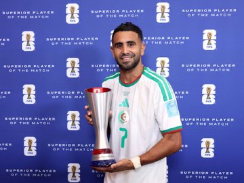 ALSaarayi's tweet photo. #جددوالكيسيه_ومحرز

فخر العرب 
والرئيس  جددوا لهما 
@ALAHLI_FC 
@dr_ka9 
@ALAHLI_SP https://t.co/df6cHhWwlt