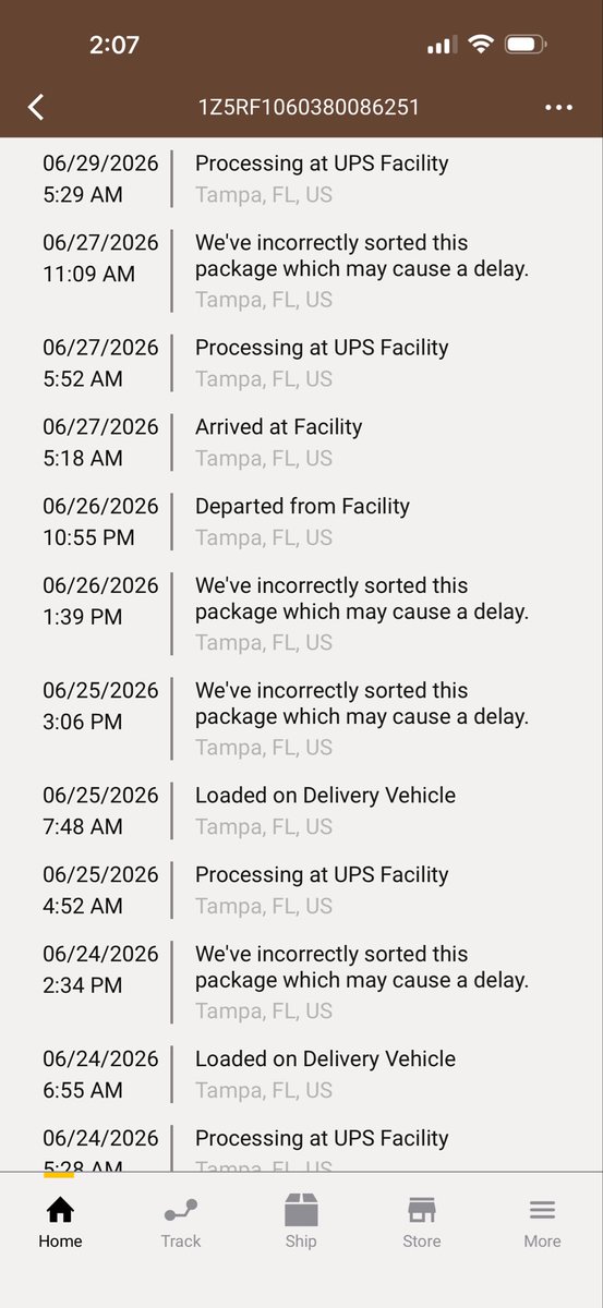 roresteen's tweet photo. @UPS This has been going on for a week. 1-800-FEDEX https://t.co/xrxt9QExAR