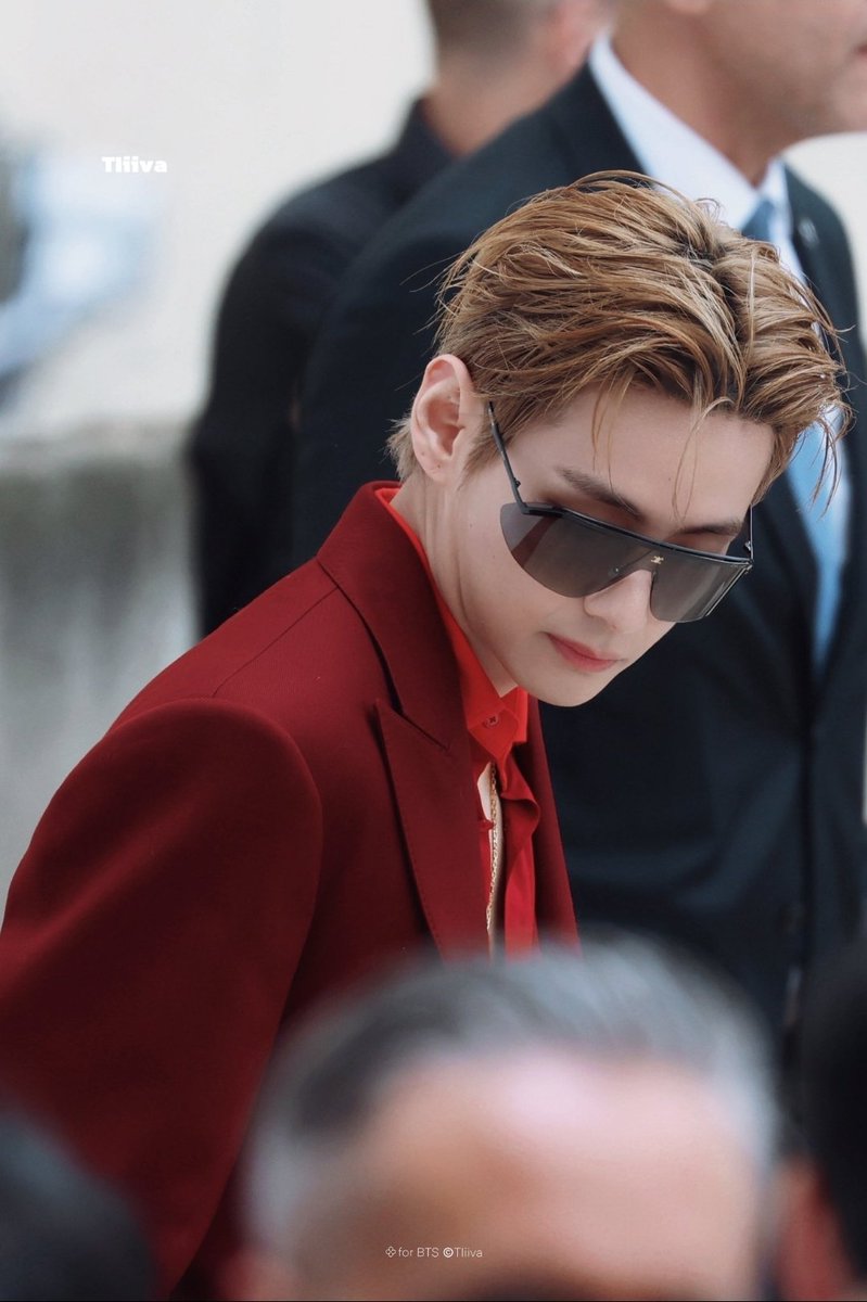 iamGizzie's tweet photo. Taehyung just put an exclamation point several times during the Paris Fashion Week 2026. 

Been there for 2 days &amp; the posts about his attendance &amp; him just being in Paris all decked in Celine Menswear &amp; looking all dashing &amp; gorgeous are too many! 

Celine Prince, Kim Taehyung! https://t.co/uyTEErpcAs