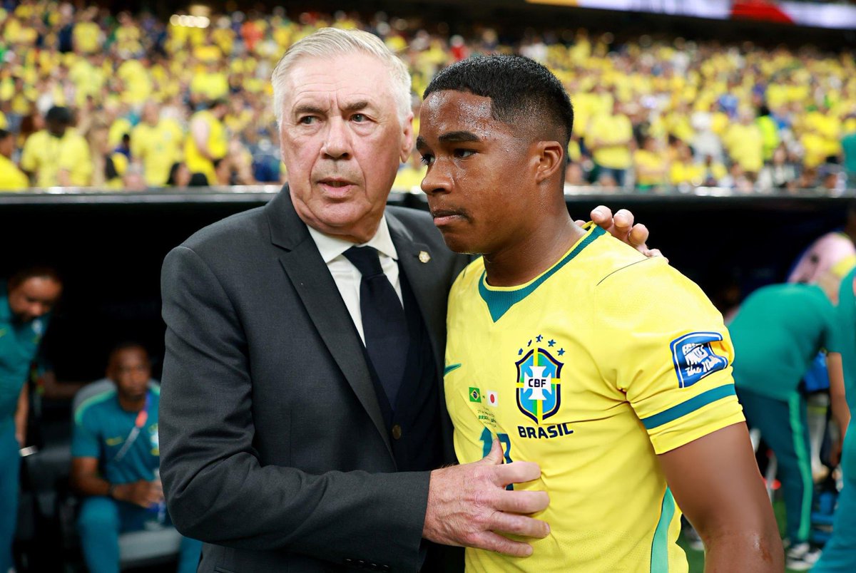 FaktaSepakbola's tweet photo. 🇧🇷 Banyak yang meragukan keputusan Carlo Ancelotti mempertahankan Casemiro dan memasukkan Martinelli dari bangku cadangan.

Keputusannya justru menjadi pembeda.

⚽ Casemiro mencetak gol.
⚽ Martinelli masuk dan menjadi penentu kemenangan.

Brasil bangkit dari ketertinggalan untuk menyingkirkan Jepang dan melaju ke babak berikutnya.

Don Carlo sekali lagi menunjukkan kenapa ia dianggap sebagai salah satu pelatih terhebat dalam sejarah sepak bola. 🔥👏

#FIFAWorldCup