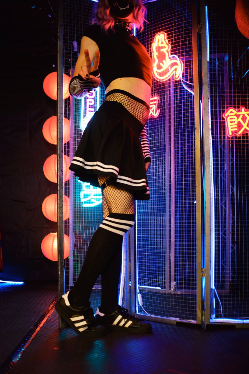 LockedZoe's tweet photo. Loving the neon aesthetics 🌌🖤

#Femboy #NeonVibe #sissy #skirt #thighhighs #AnimeFest https://t.co/b0yI4leW3x