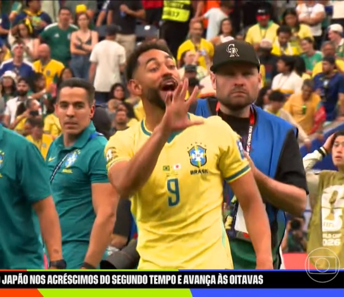 CentralDoBrega's tweet photo. Matheus Cunha foi cobrar o japonês que disse que “o Brasil não era mais o mesmo” e fez o “5” com a mão, mostrando as CINCO COPAS DO MUNDO.

É ISSO QUE QUEREMOS!!!!!!!!!!!!!!!!!!!!!!!!! https://t.co/3pZO5oGw5J