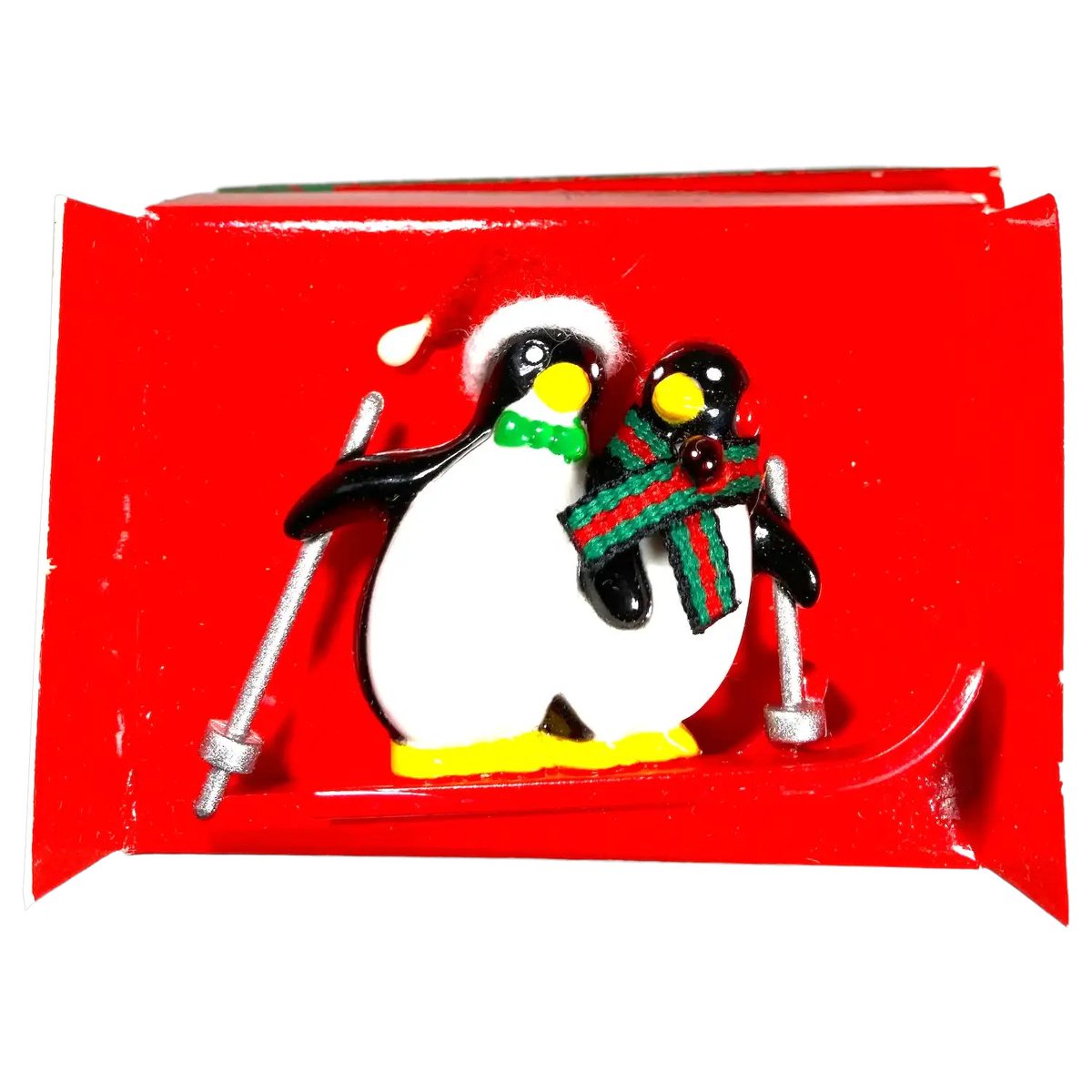 ClarasJewelry's tweet photo. Christmas in July Sale! Select Items 50% Off!
Avon Hit The Slopes Holiday Penguins Brooch MIB
#rubylane #vintage #retro #treasures #brooch #vintagebeginshere #jewelryaddict #giftideas #ChristmasInJulySale #Sale
https://t.co/DUBqnzishU https://t.co/Sx0wZkCPNf