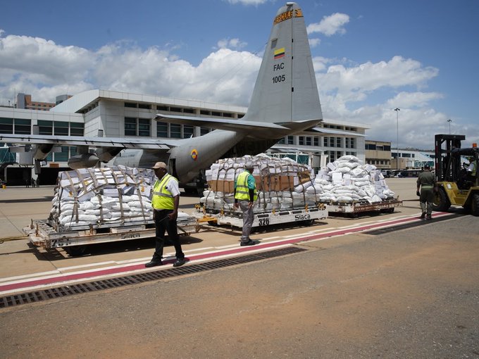 ReporteYa's tweet photo. #29Jun #AyudaHumanitaria 
Colombia envía tercer vuelo de ayuda a Venezuela con medicamentos, bienestarina e insumos humanitarios https://t.co/uehGO1eWI0