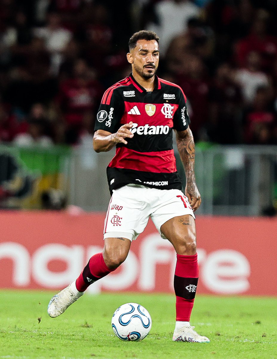 Flamengo_es's tweet photo. 🇧🇷🔜 ¡A LOS OCTAVOS DE FINAL! https://t.co/0D1i5xD4NH
