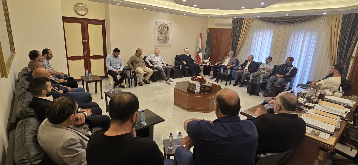 NatIslamCouncil's tweet photo. زار وفد من المجلس الوطني الإسلامي سماحة مفتي طرابلس والشمال الشيخ محمد امام، حيث عرض لسماحته رؤية المجلس وأهدافه، وبحث معه سبل تعزيز التعاون مع المرجعيات الدينية بما يخدم المصلحة الإسلامية والوطنية ويعزز العمل المؤسسي.
#المجلس_الوطني_الإسلامي #لبنان https://t.co/N4UetZkhxV